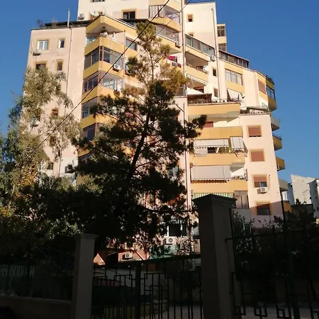 Apartment Tirana Center - Family & Friends - 3Bdr - Perfect For 8 Tirana