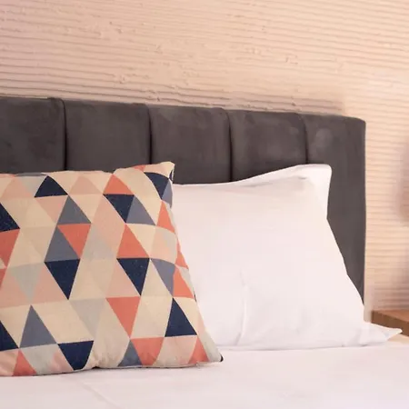 Tirana Center - Family & Friends - 3Bdr - Perfect For 8 *