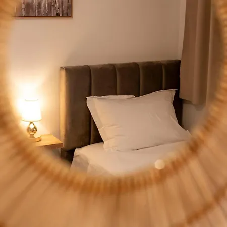 Apartment Tirana Center - Family & Friends - 3Bdr - Perfect For 8 Tirana