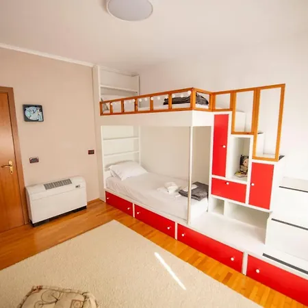 Tirana Center - Family & Friends - 3Bdr - Perfect For 8