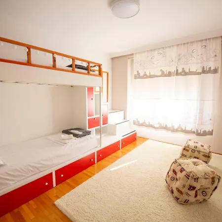 Tirana Center - Family & Friends - 3Bdr - Perfect For 8 Apartment