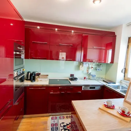 Apartment Tirana Center - Family & Friends - 3Bdr - Perfect For 8 Tirana