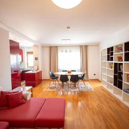 Tirana Center - Family & Friends - 3Bdr - Perfect For 8