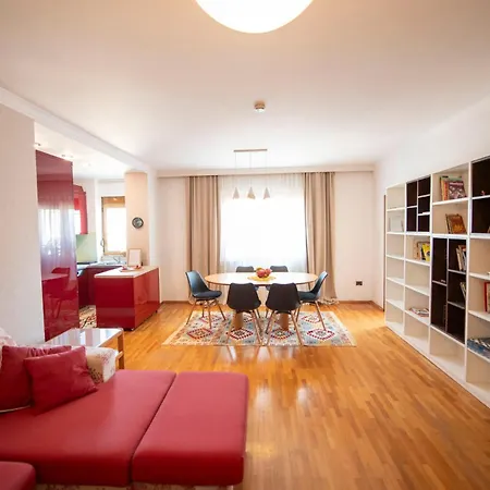 Tirana Center - Family & Friends - 3Bdr - Perfect For 8 Apartment Tirana