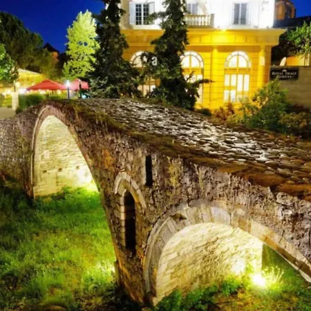 Tirana Center - Family & Friends - 3Bdr - Perfect For 8 Tirana