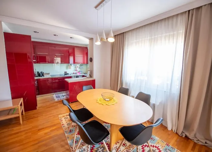 Collective Harmony 3 Bedroom Ideal For Business & Groups