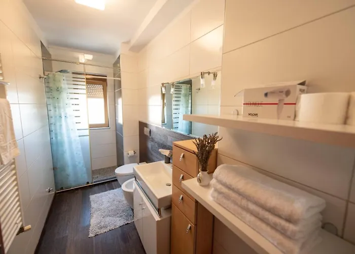 Collective Harmony 3 Bedroom Ideal For Business & Groups * Tirana