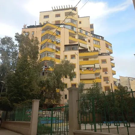 Lovely 3 Bedroom Across Tanners' Bridge, Sleeps 8 公寓