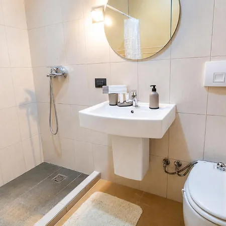 Rare Spacious 3br - Apartment