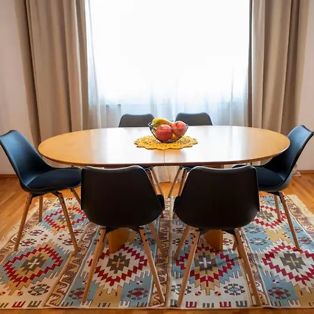 Lejlighed Rare Spacious 3br - Tirana